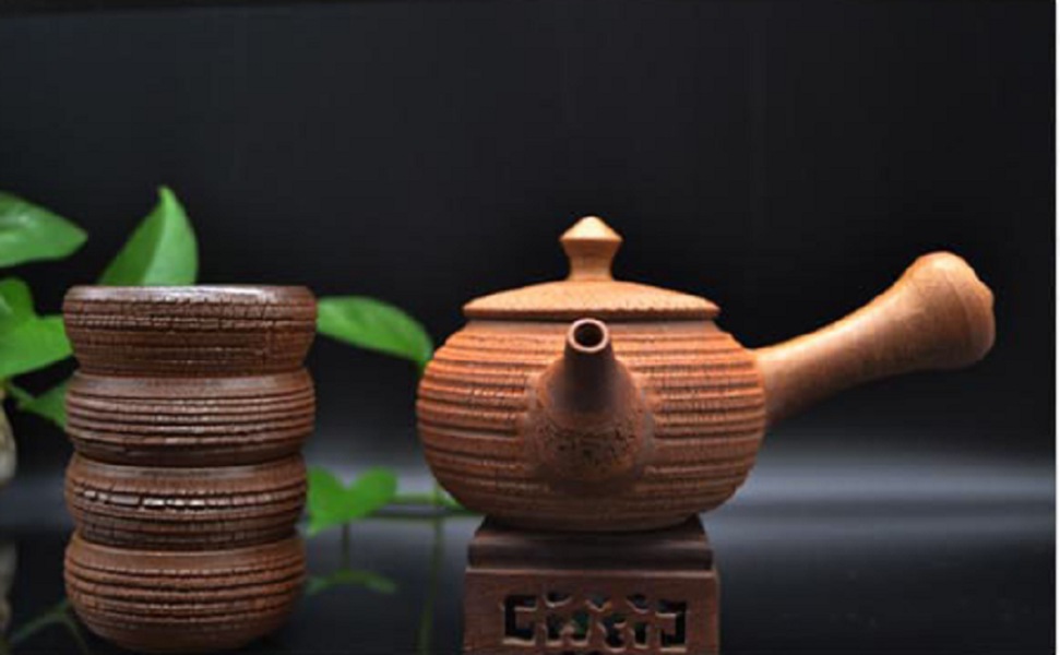 定瓷茶器：擺放在茶臺上的大宋定窯手工裂變壺，重溫唐風(fēng)，再現(xiàn)歷史的美妙感